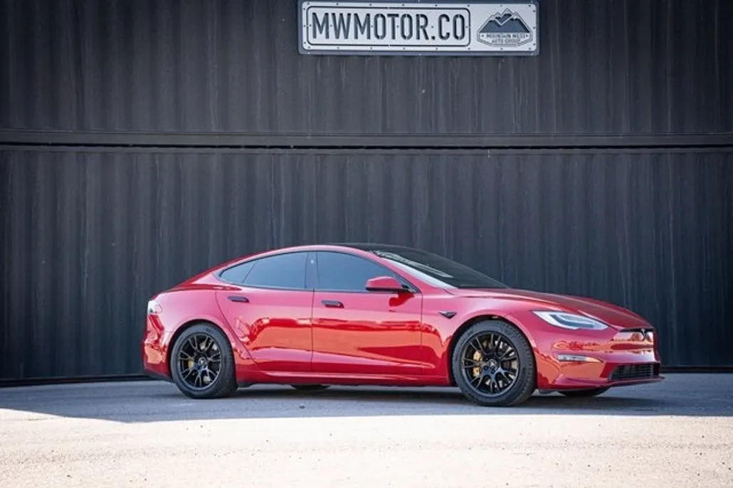2021 Tesla Model S Plaid photo 1