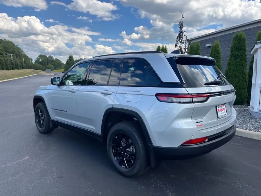 2025 Jeep Grand Cherokee Altitude X photo 1