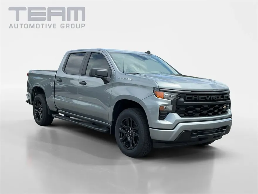 2025 Chevrolet Silverado 1500 Custom photo 1