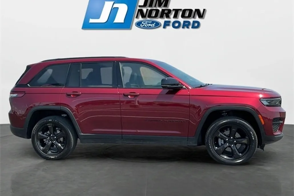 2023 Jeep Grand Cherokee Altitude photo 1