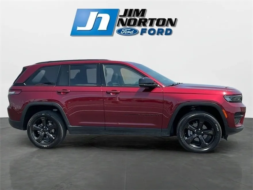 2023 Jeep Grand Cherokee Altitude photo 1