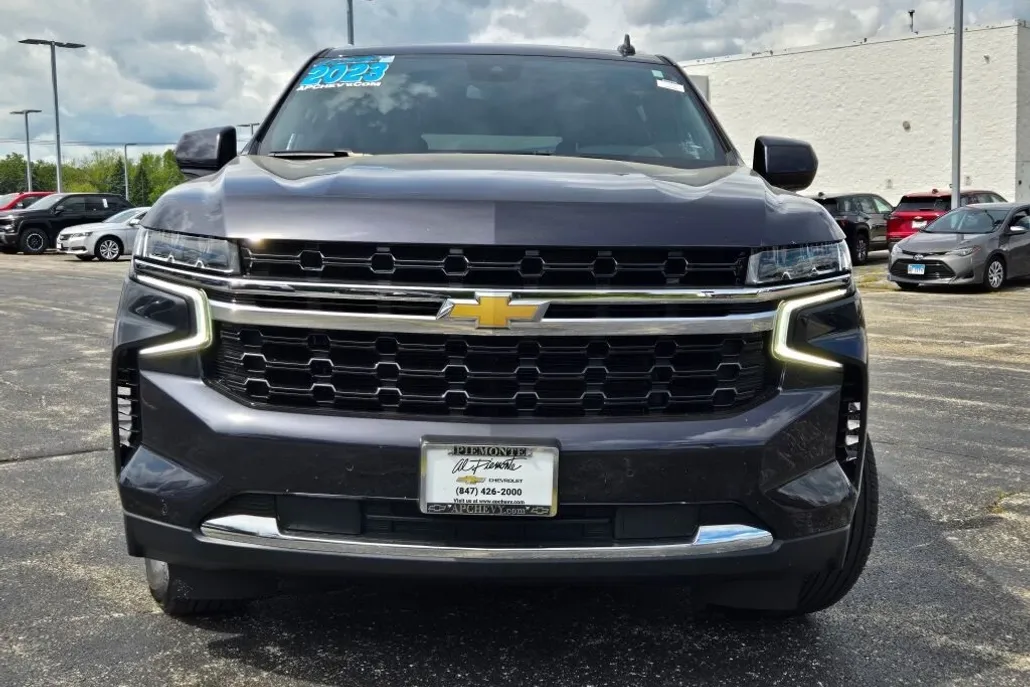 2023 Chevrolet Suburban LS photo 1