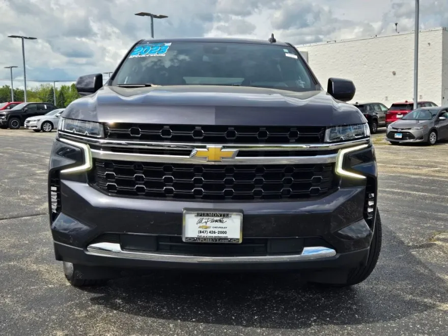 2023 Chevrolet Suburban LS photo 1