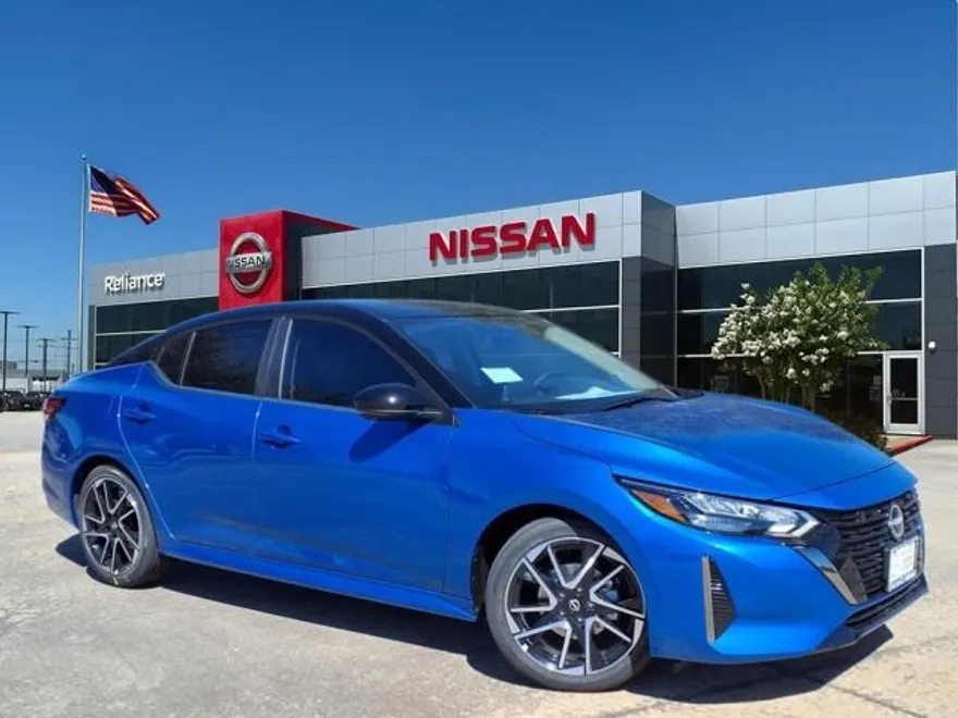 2025 Nissan Sentra SR photo 1