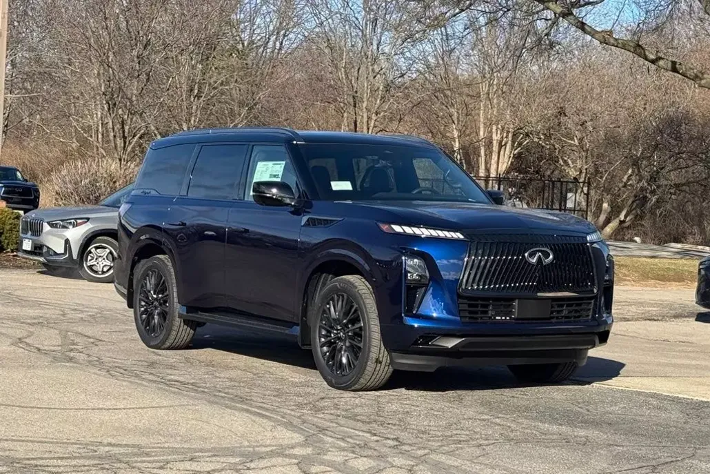 2025 Infiniti QX80 photo 1