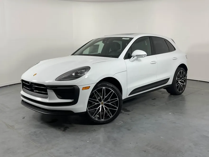 2025 Porsche Macan T photo 1