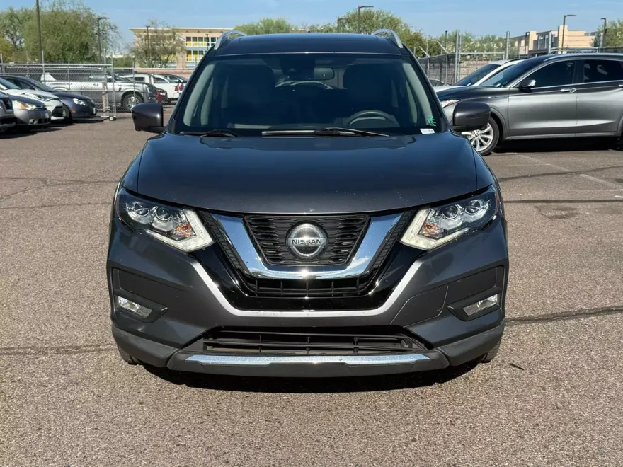 2020 Nissan Rogue SL photo 1