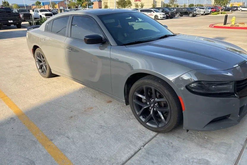2019 Dodge Charger SXT photo 1