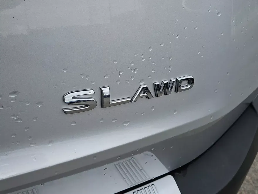 2021 Nissan Rogue SL photo 4