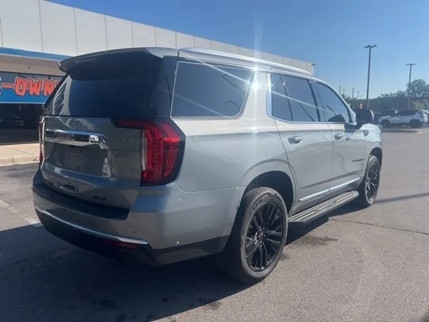 2023 Gmc Yukon SLT photo 1