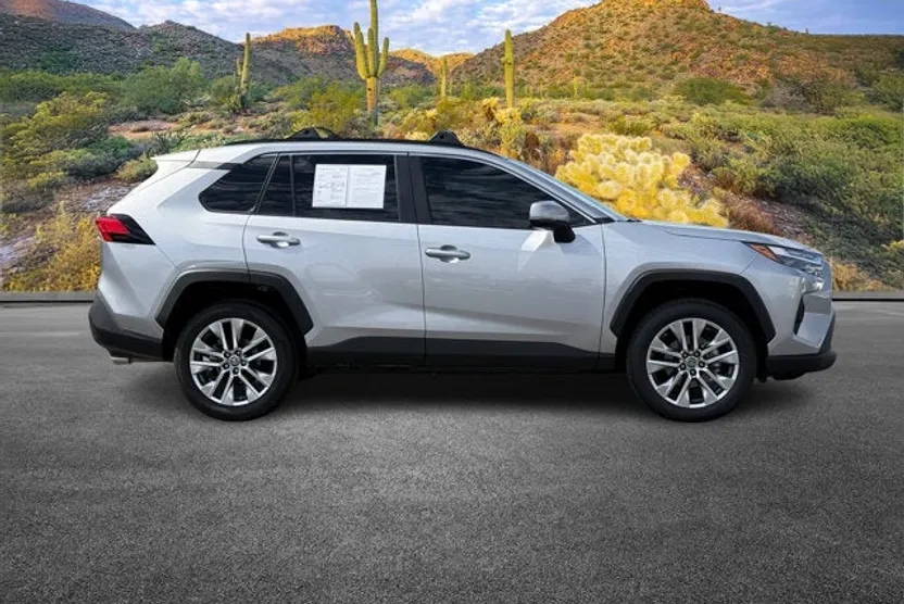 2023 Toyota RAV4 XLE Premium photo 1