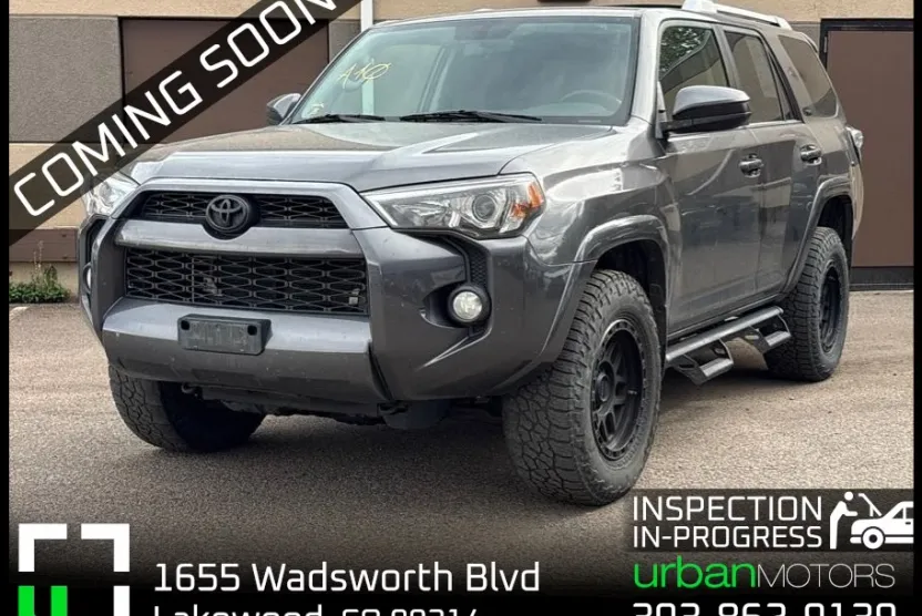 2016 Toyota 4Runner SR5 photo 1