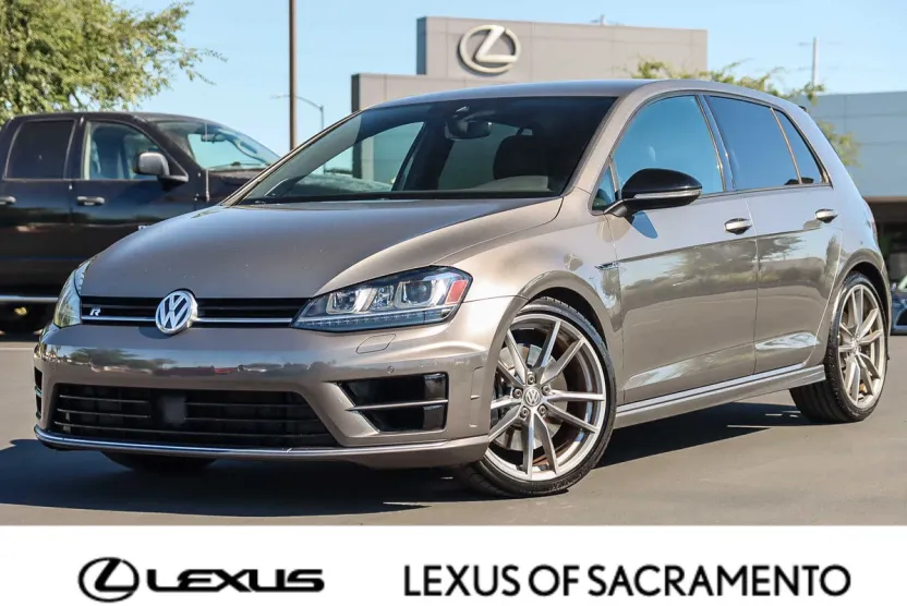 2017 Volkswagen Golf R Base photo 1