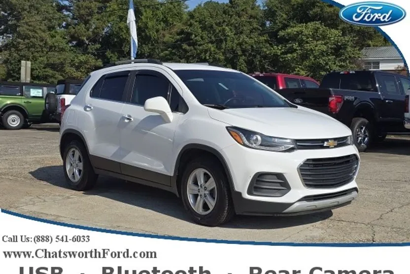 2020 Chevrolet Trax LT photo 1