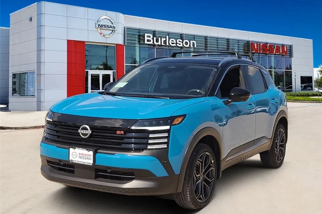 2026 Nissan Kicks SR photo 1