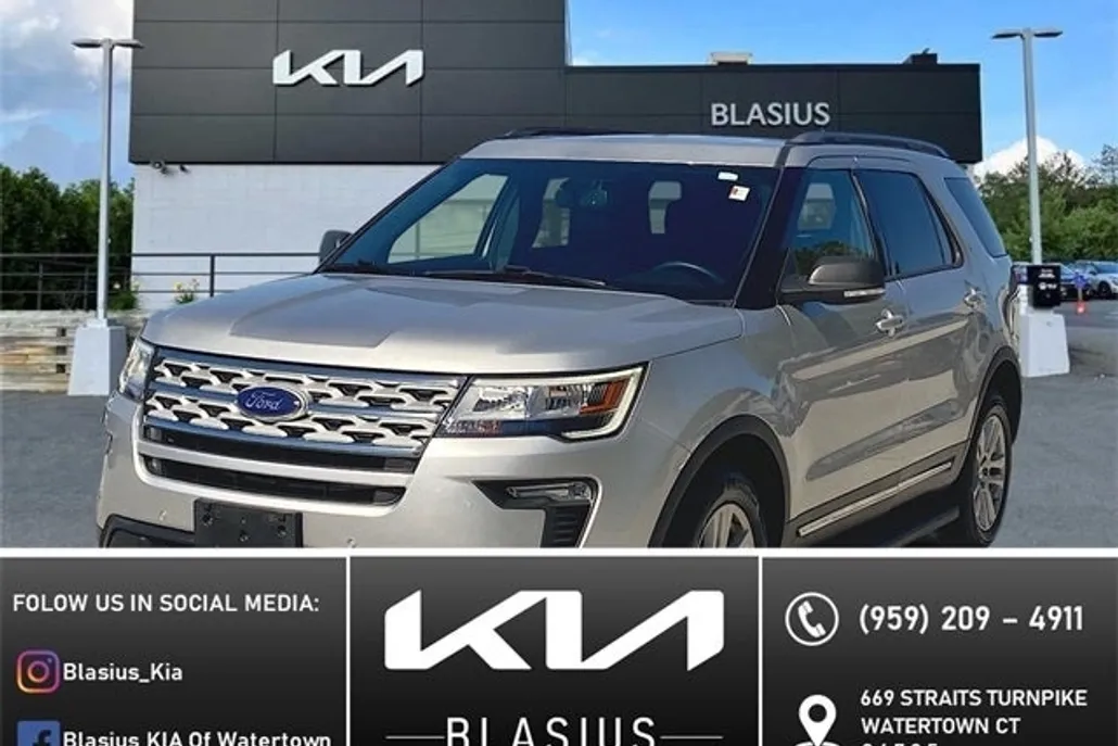 2019 Ford Explorer XLT photo 1