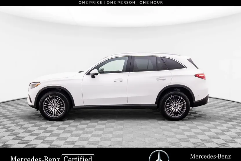 2025 Mercedes Benz GLC 300 4MATIC photo 1