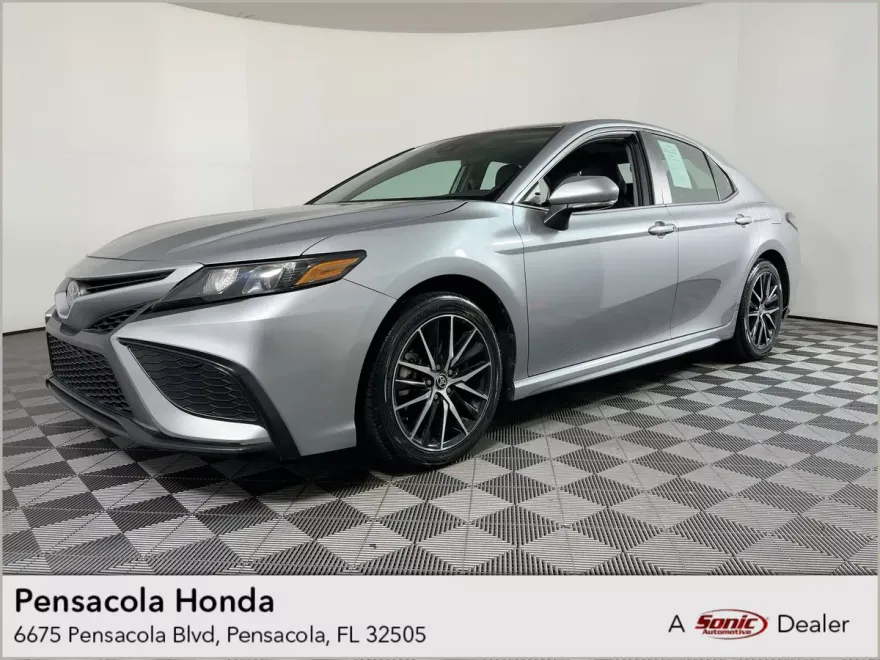 2024 Toyota Camry SE photo 1