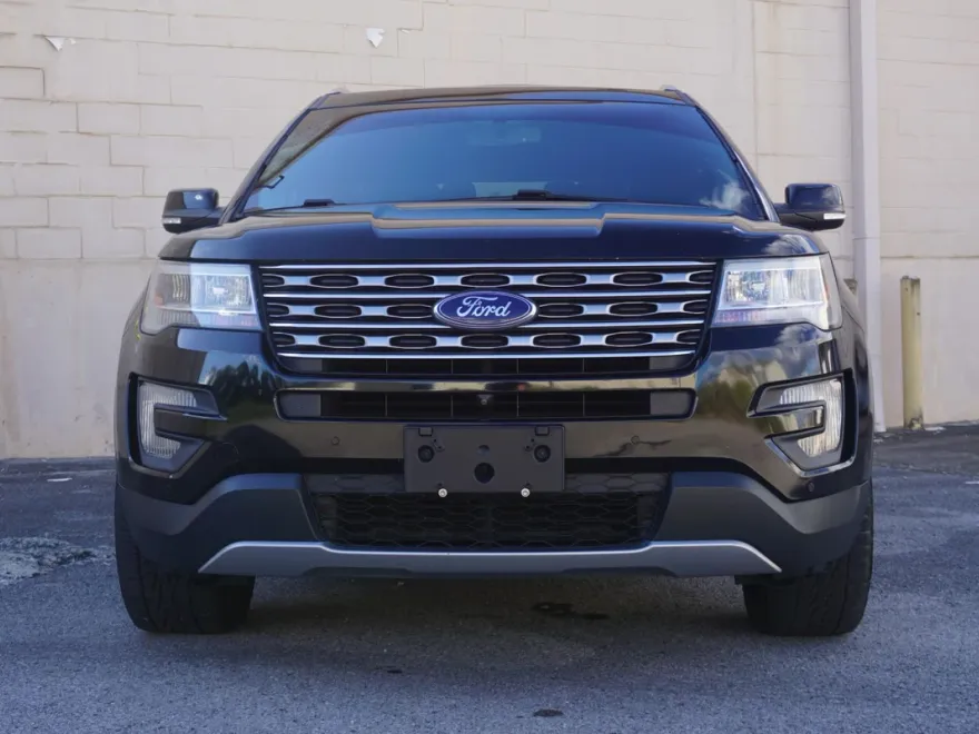 2016 Ford Explorer Limited Sport photo 1