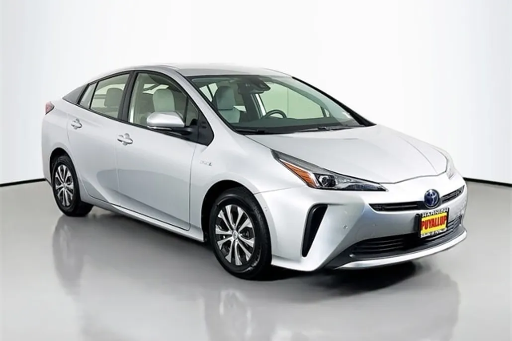 2022 Toyota Prius L Eco photo 1