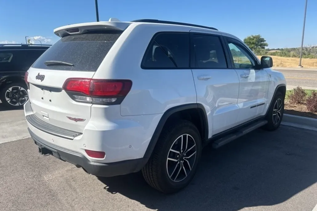 2021 Jeep Grand Cherokee Trailhawk photo 1