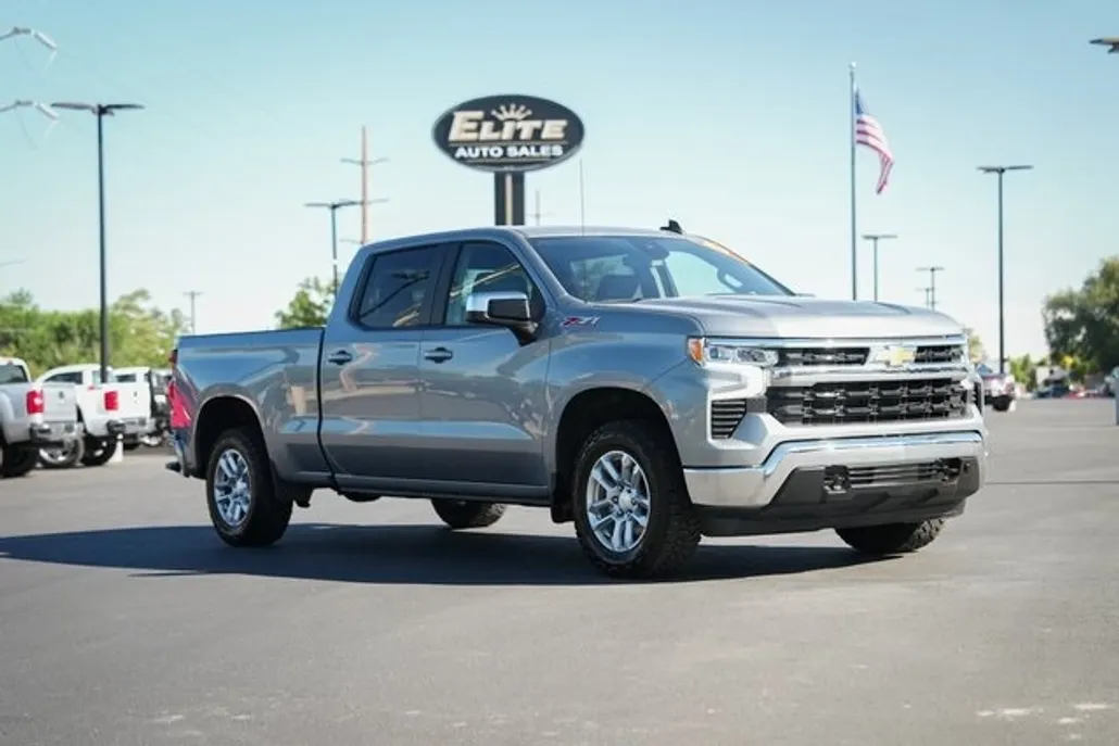 2024 Chevrolet Silverado 1500 LT photo 1
