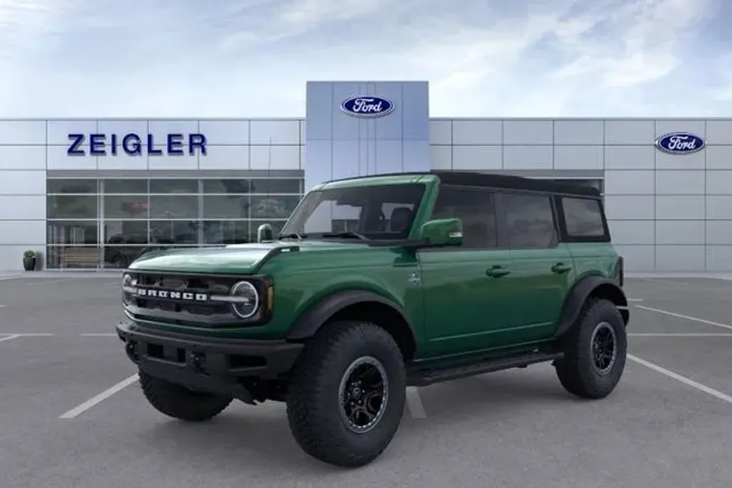 2024 Ford Bronco Outer Banks photo 1