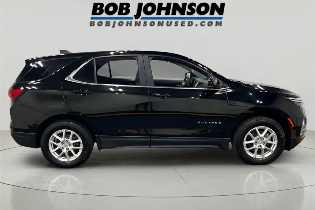 2022 Chevrolet Equinox LT photo 1