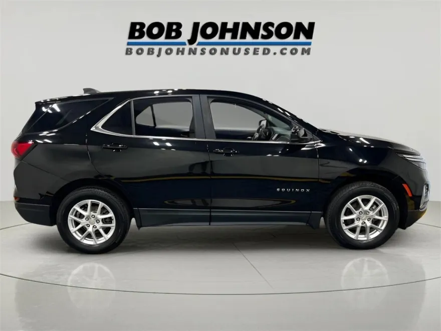 2022 Chevrolet Equinox LT photo 1