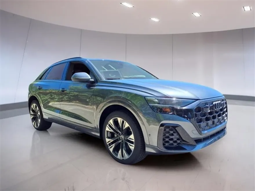 2025 Audi Q8 photo 1