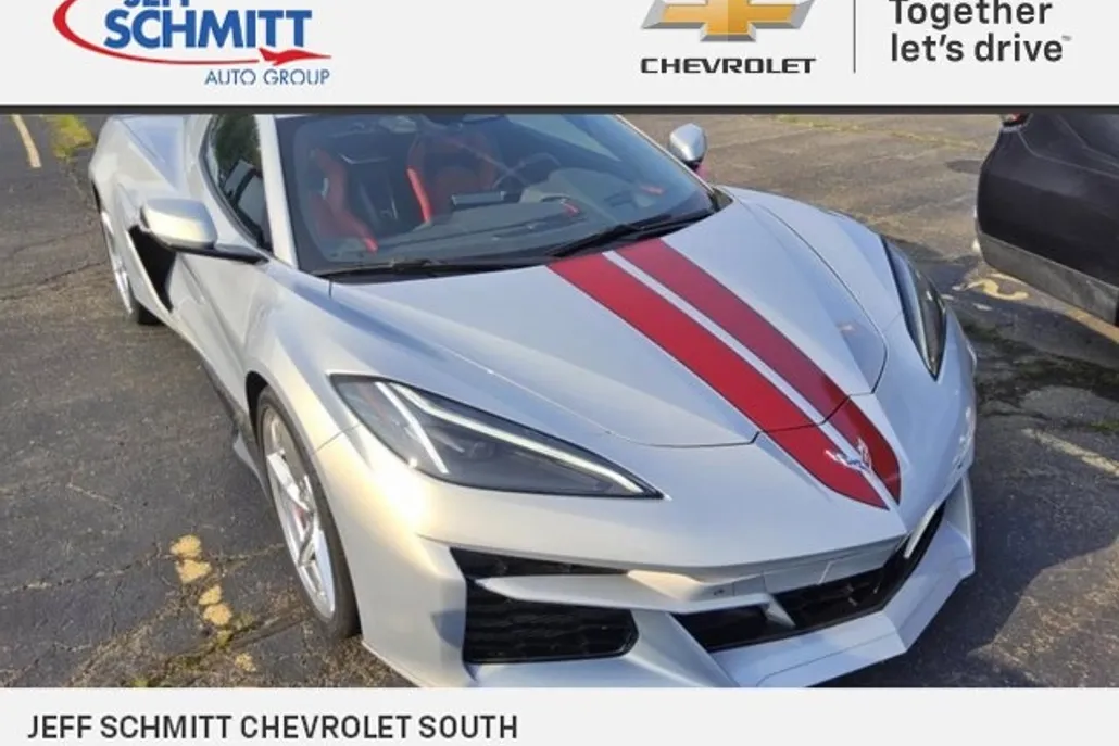 2024 Chevrolet Corvette E-Ray 2LZ photo 1