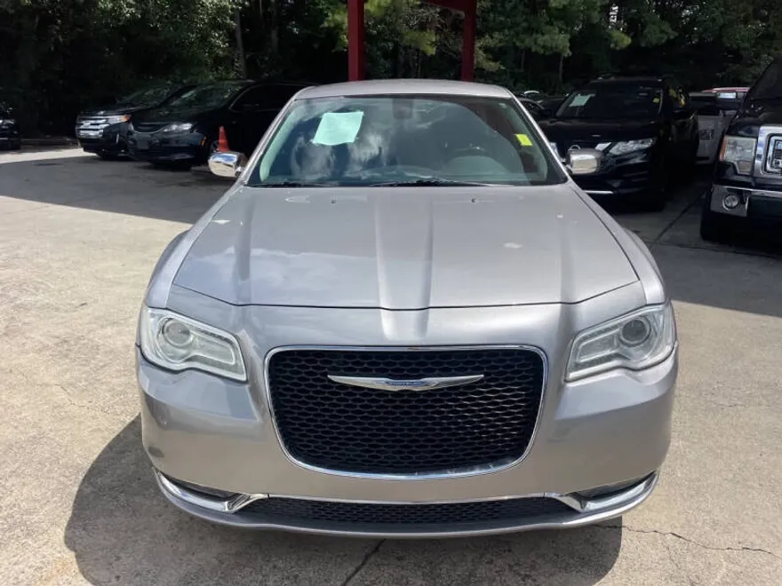2018 Chrysler 300 Limited photo 1