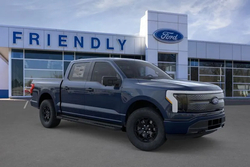 2025 Ford F-150 Lightning XLT photo 1