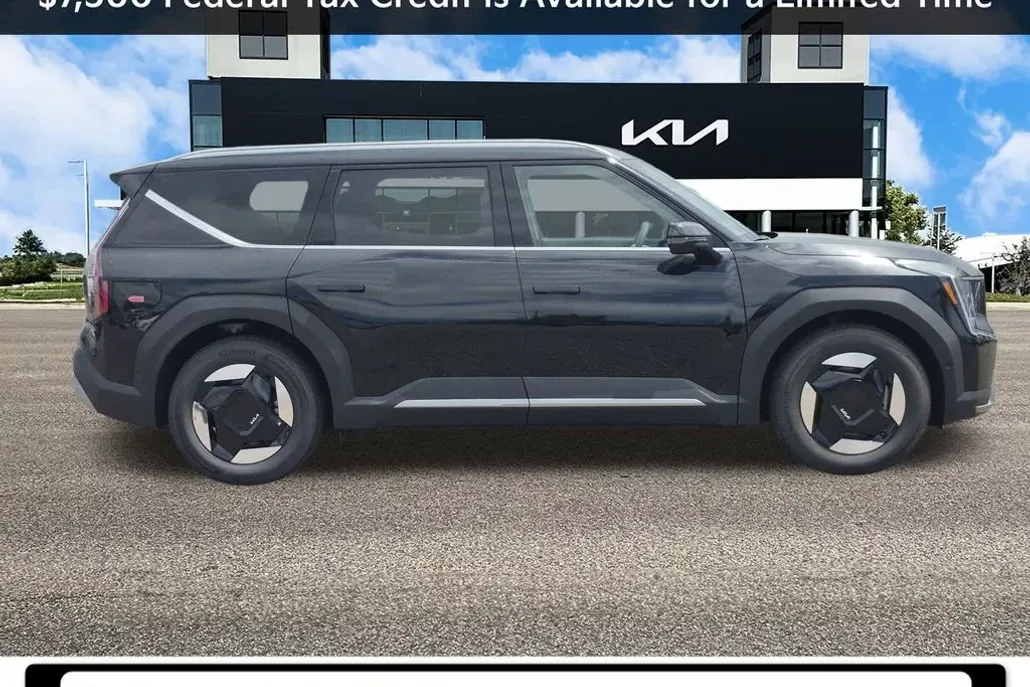 2026 Kia EV9 Land photo 1