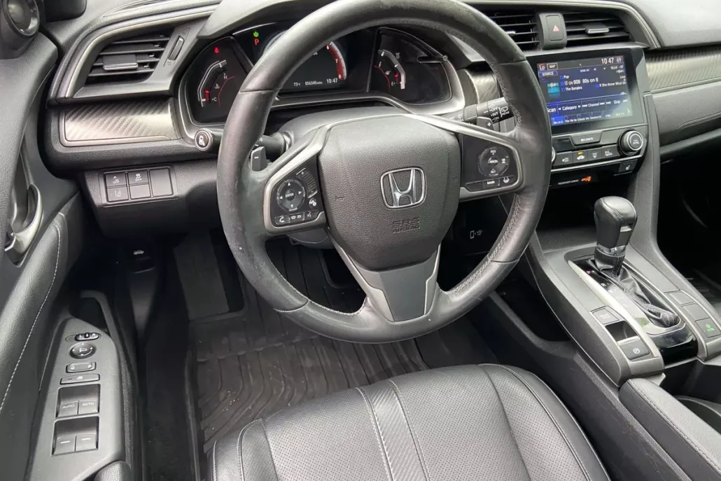 2018 Honda Civic Hatchback Sport Touring photo 1