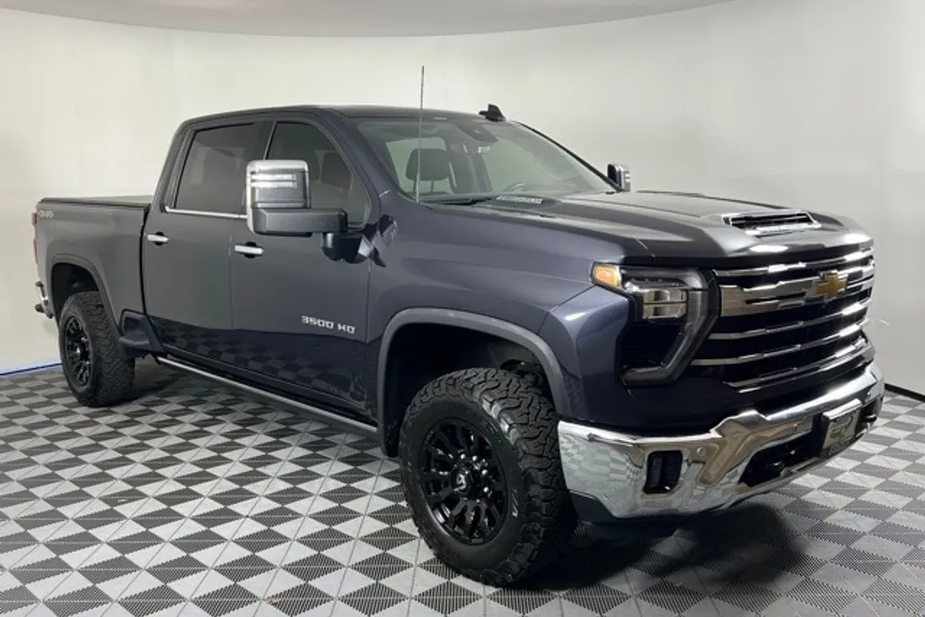 2024 Chevrolet Silverado 3500HD LTZ photo 1