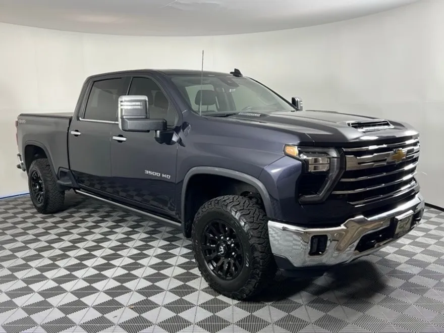 2024 Chevrolet Silverado 3500HD LTZ photo 1