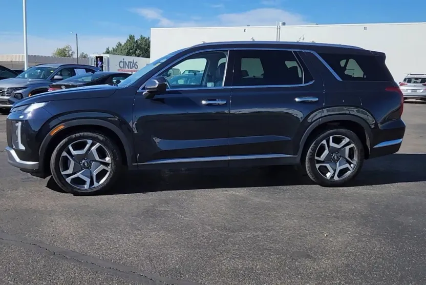2024 Hyundai Palisade Limited photo 1