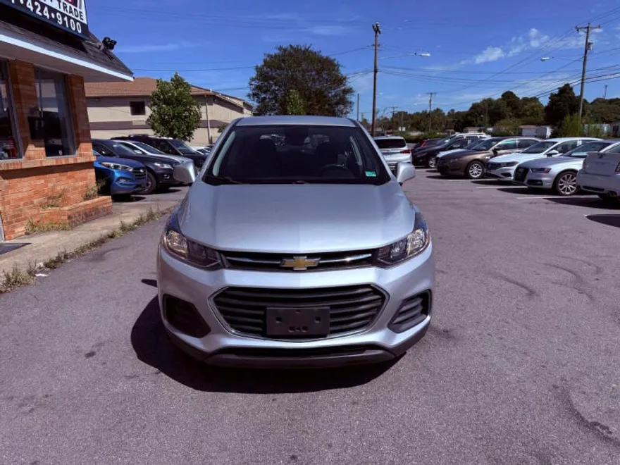 2019 Chevrolet Trax LS photo 1
