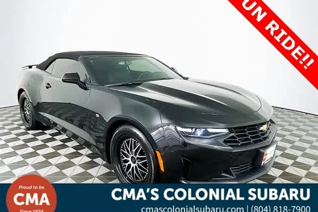 2023 Chevrolet Camaro 1LT photo 1
