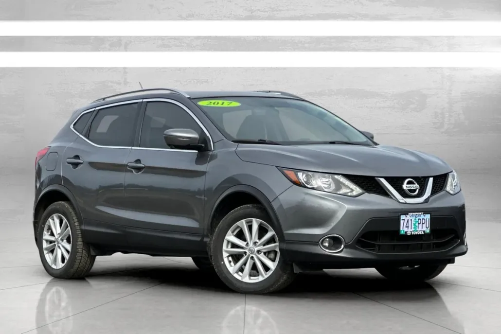 2017 Nissan Rogue Sport SV photo 1