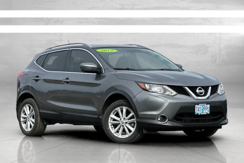 2017 Nissan Rogue Sport SV photo 1