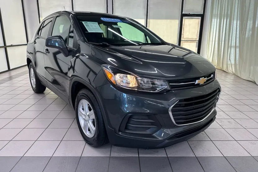 2020 Chevrolet Trax LS photo 1