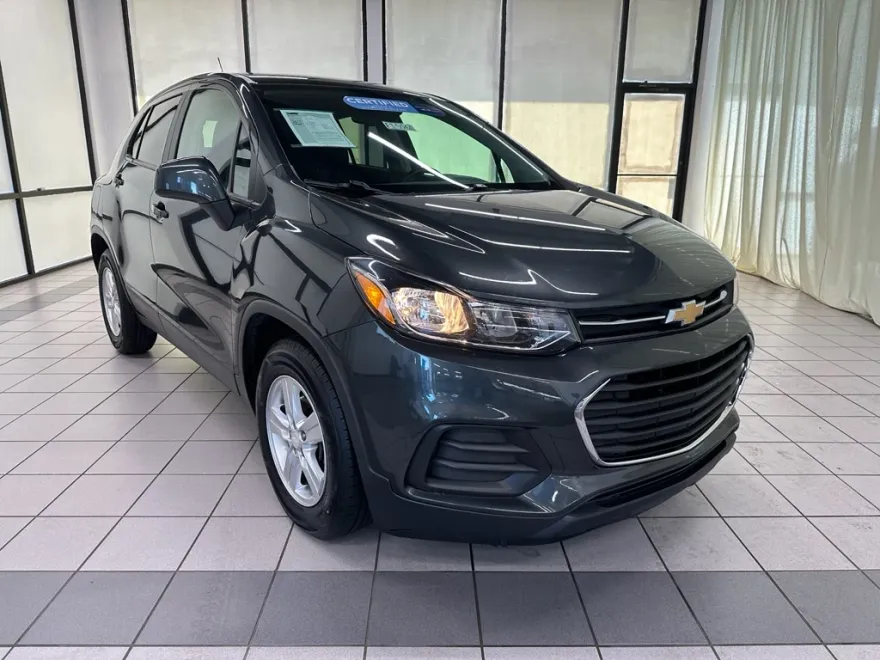 2020 Chevrolet Trax LS photo 1
