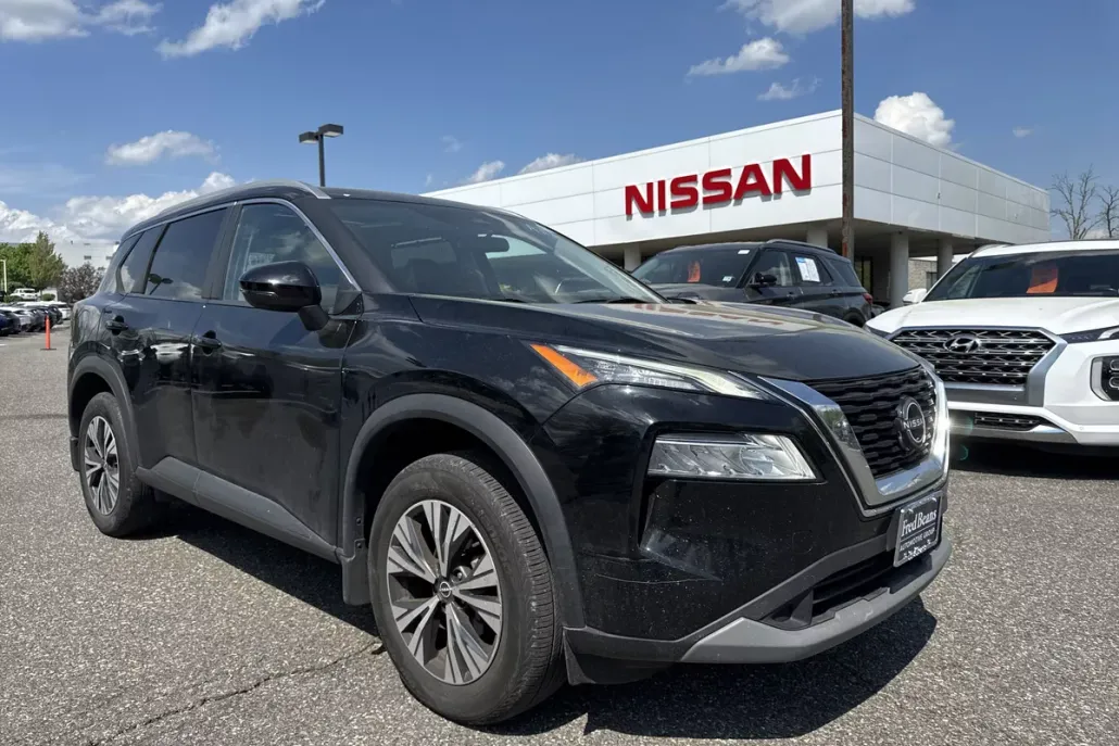 2022 Nissan Rogue SV photo 1