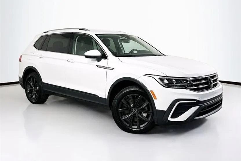 2024 Volkswagen Tiguan SE Wolfsburg Edition photo 1