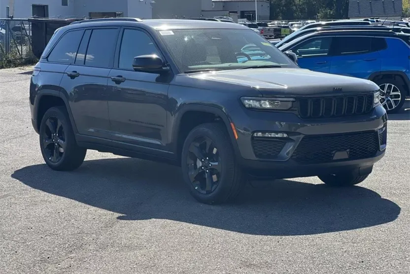 2025 Jeep Grand Cherokee Limited photo 1