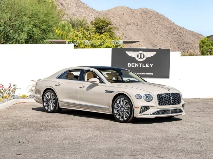 2025 Bentley Flying Spur Mulliner photo 1