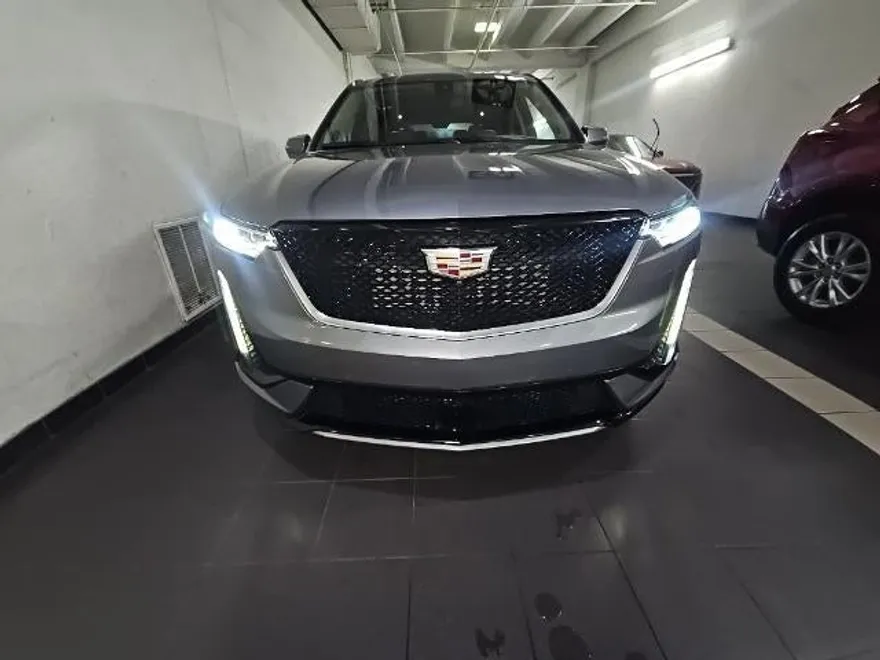 2022 Cadillac XT6 Sport photo 1