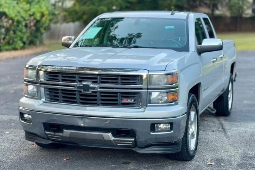 2014 Chevrolet Silverado 1500 LT photo 1